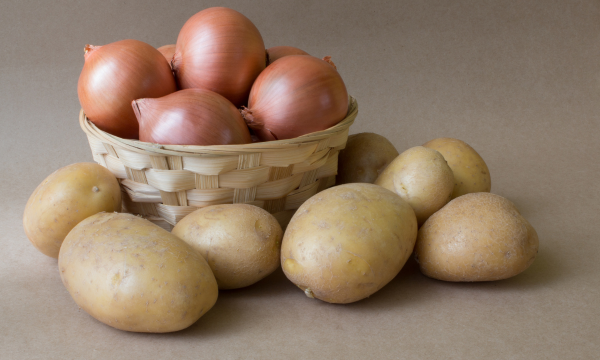 Zásobte se na zimu vlastnímu potravinami: Pěstování brambor a cibule